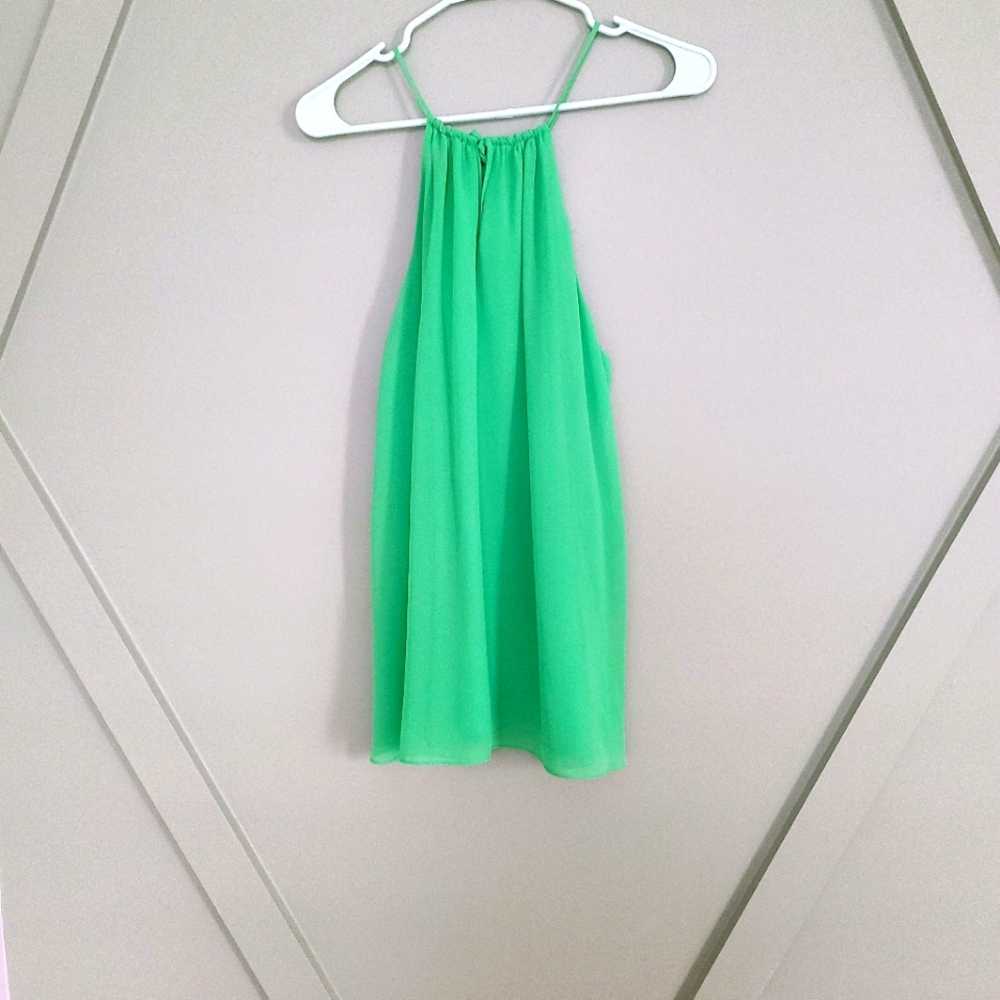 Green tank top sz medium